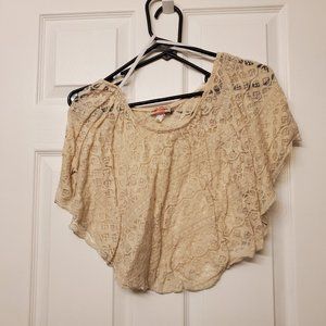 Lace Flowy crop top Body Central